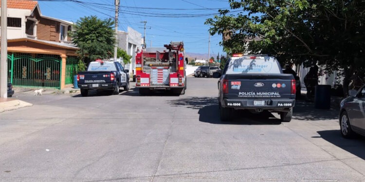 Dos personas resultan lesionadas por flamazo en vivienda de la colonia Santa Rosa