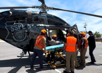 Realizan traslado aeromédico de emergencia de paciente con quemaduras graves