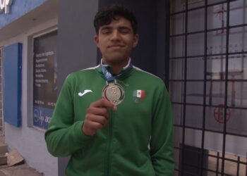 Karateka chihuahuense gana oro en torneo nacional y clasifica a Panamericano