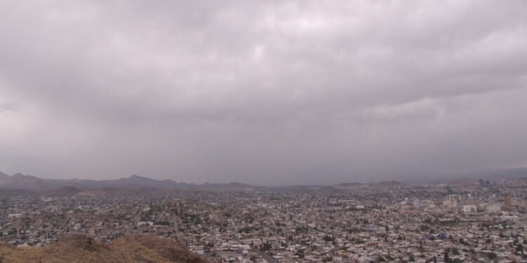 Nubes mammatus podrían generar lluvias ligeras, pero no representan riesgo extremo: Protección Civil