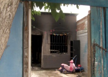 Incendio consume vivienda de mujer migrante en la colonia Sierra Azul