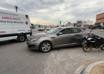 Motociclista resulta lesionado tras choque con automóvil en Quinta Real