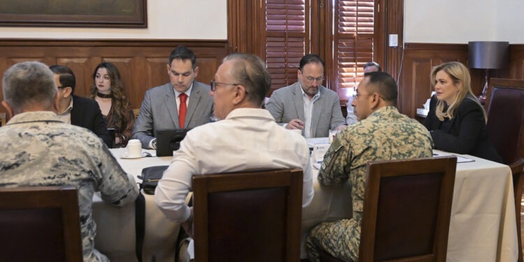 Maru Campos encabeza Mesa de Seguridad en Palacio de Gobierno
