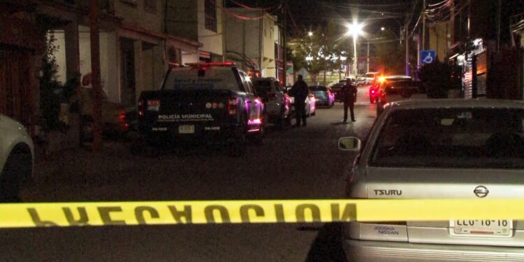 Movilización en la colonia Saucito por sujeto armado con un cuchillo