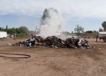 Se incendia basura dentro de camión recolector en la avenida Palestina