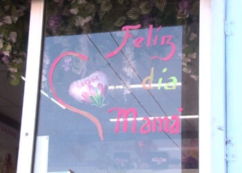 Florerías y restaurantes de la capital se preparan por el Día de las Madres