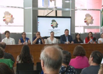 Carlos Olson se pronuncia contra el matrimonio igualitario previo a votación en el Congreso
