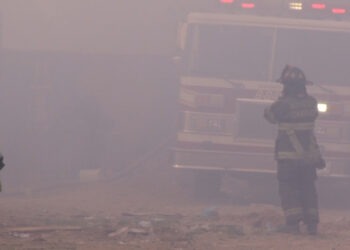 Nuevo incendio moviliza a bomberos en recicladora del sur de la ciudad
