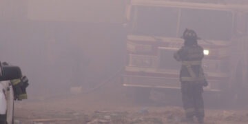 Nuevo incendio moviliza a bomberos en recicladora del sur de la ciudad