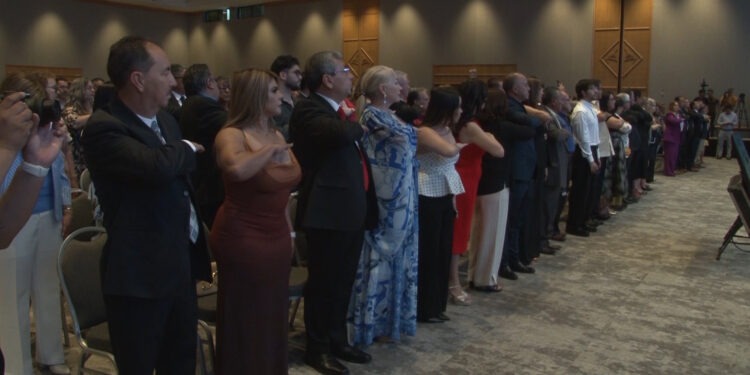 Reconocen a 556 docentes de la Sección 8 del SNTE por su trayectoria