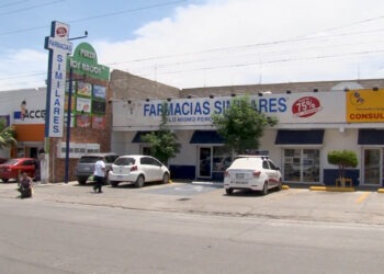 Asaltan farmacia en Chihuahua y roban proteínas y dinero en efectivo