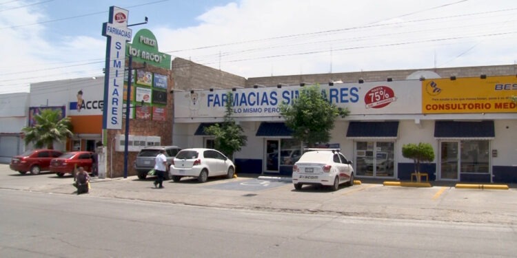 Asaltan farmacia en Chihuahua y roban proteínas y dinero en efectivo