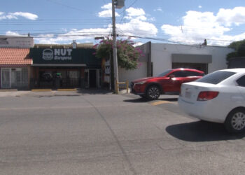 Vecinos colocan topes por su cuenta en San Felipe ante falta de respuesta vial
