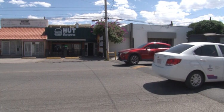 Vecinos colocan topes por su cuenta en San Felipe ante falta de respuesta vial