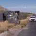Vuelca tráiler cargado con cebolla en la carretera Delicias–Chihuahua