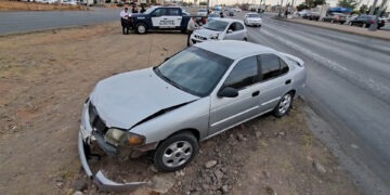 Choque múltiple involucra a patrulla municipal en la Tecnológico y Los Arcos
