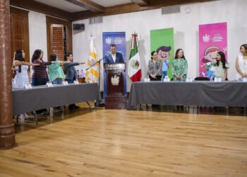 Toma alcalde Marco Bonilla protesta a integrantes del Consejo Municipal de Niñas, Niños y Adolescentes