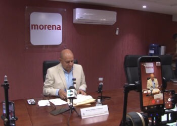 Diputado de Morena cuestiona uso de logotipos de la Policía de Nueva York en patrullas de Chihuahua