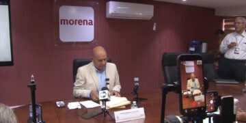 Diputado de Morena cuestiona uso de logotipos de la Policía de Nueva York en patrullas de Chihuahua