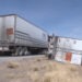 Vuelca caja de tráiler rumbo a Rosales