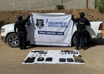Aseguran armamento y vehículo con placas sobrepuestas en el municipio de Villa López