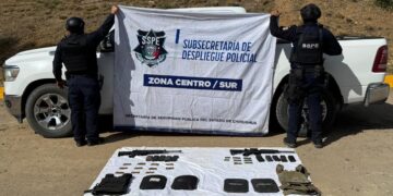 Aseguran armamento y vehículo con placas sobrepuestas en el municipio de Villa López