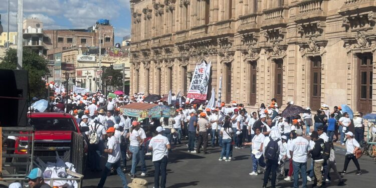 Fuerza obrera de Chihuahua toma las calles; exigen pensiones dignas y mejor seguridad social
