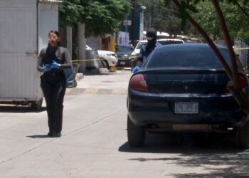 Aseguran vehículo vinculado a robo de 300 mil pesos en la colonia San Felipe