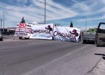 Continúa bloqueo en la carretera 45, a la altura de Meoqui