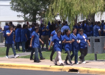 Desalojan a 4 mil trabajadores por amenaza de bomba en parque industrial de Chihuahua