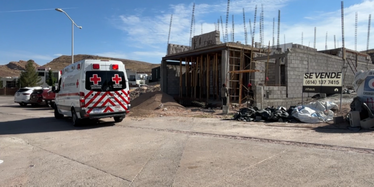 Adulto mayor resulta lesionado tras caer de construcción en Altozano