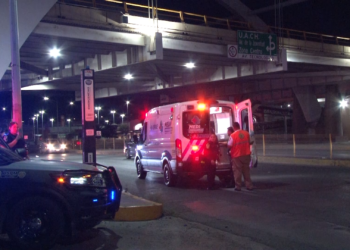 Adolescente resulta lesionada tras caer de puente en la Av. Homero