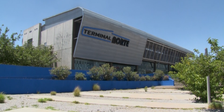 Choferes del Bowí realizan paro laboral por descuentos salariales