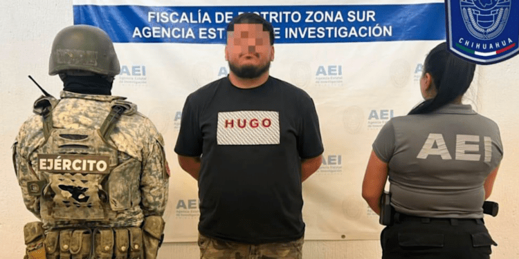 Detienen a hombre con presunta droga en Jiménez