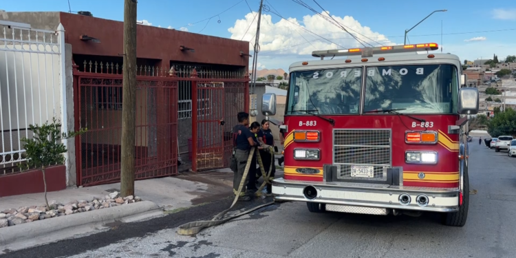 Se incendia cuarto de vivienda mientras los ocupantes no estaban