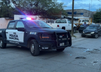 Choca policía municipal en la colonia Barrio de Londres