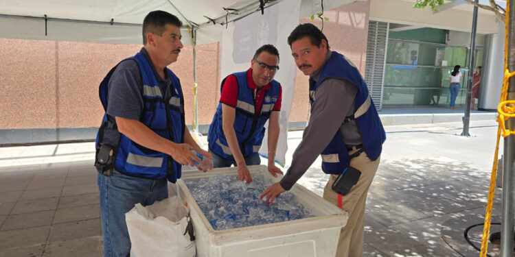 Continúa puntos de hidratación en el Centro para prevenir afecciones por calor