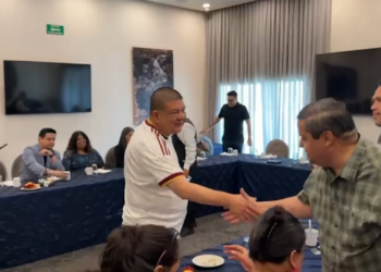 César Jáuregui se reúne con comunicadores deportivos de Chihuahua
