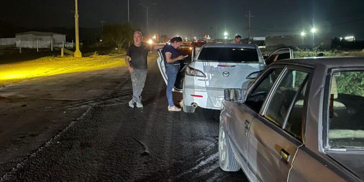 Dos lesionados tras choque en el entronque al CERESO
