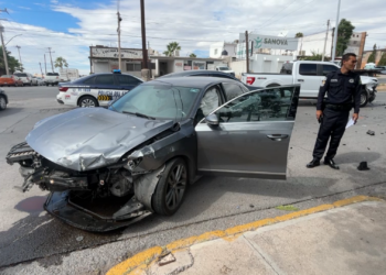 Joven resulta lesionado tras provocar choque en la colonia Charros