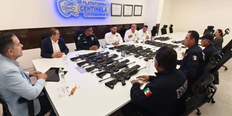 Fortalece SSPE a la Policía Municipal de Parral con armamento