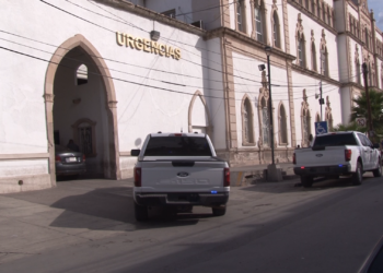 Llega hombre baleado al Hospital Central