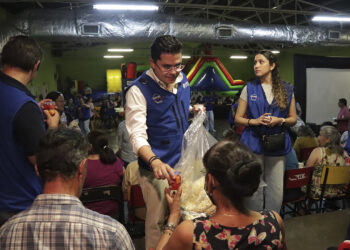 Lleva Rafa Loera diversión y comedor móvil de NutriChihuahua a la colonia Diego Lucero