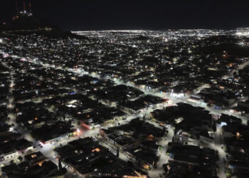 Modernizan alumbrado público en la zona sur de Chihuahua; instalan tecnología LED en 295 colonias