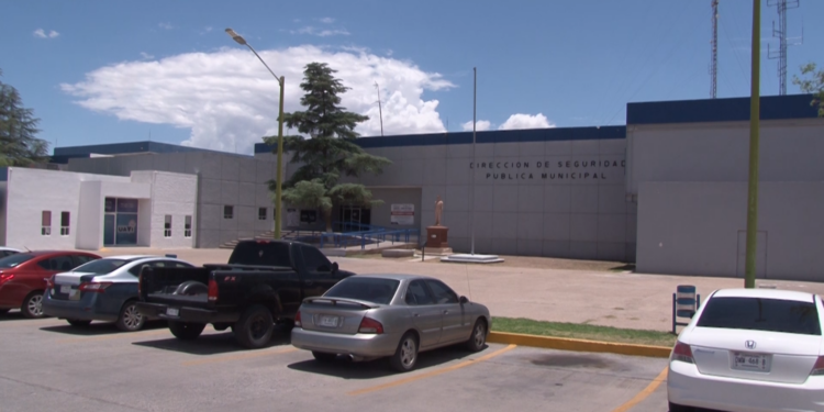 Mujer pierde la vida en comandancia de la Policía Municipal