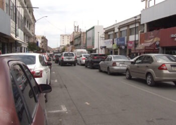 Automovilistas expresan molestia por bloqueos en la avenida Aldama