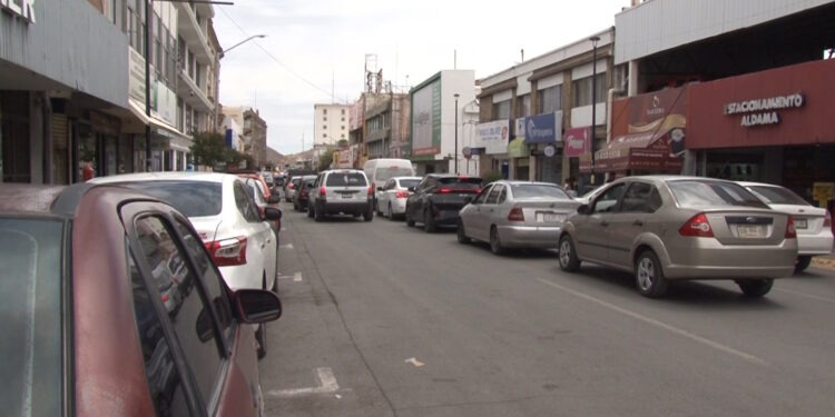 Automovilistas expresan molestia por bloqueos en la avenida Aldama