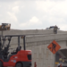 Comerciantes piden mayor señalización en obras del paso superior en carretera a Aldama