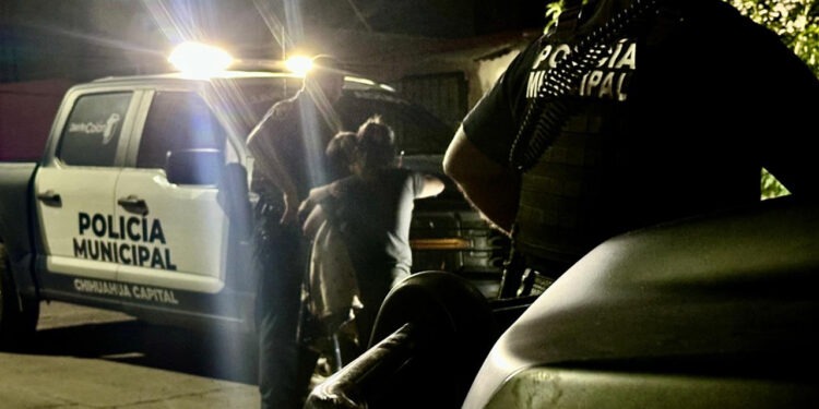 Policía Municipal rescata a un menor de hombre que lo amenazaba con un arma blanca