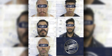 Policías municipales detienen a cinco personas por supuesto robo en vagones del ferrocarril